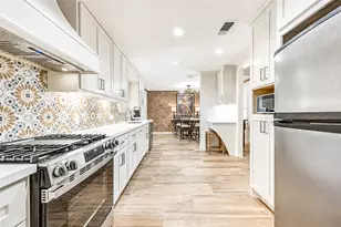 1939 Wycliffe Dr, Houston, TX 77043 - Photo 9