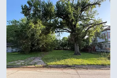 5307 Willow Glen Drive, Houston, TX 77033 - Photo 1