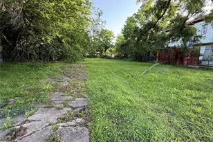5307 Willow Glen Dr, Houston, TX 77033 - Photo 3