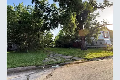 5307 Willow Glen Drive, Houston, TX 77033 - Photo 11