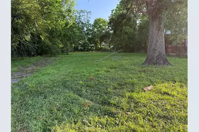 5307 Willow Glen Drive, Houston, TX 77033 - Photo 13