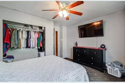 9915 Victoria Grove Lane, Houston, TX 77075 - Photo 17