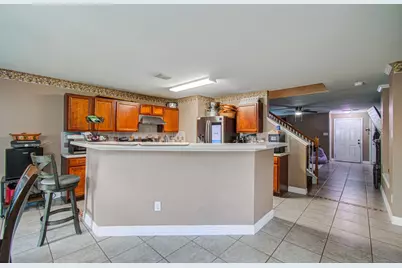 9915 Victoria Grove Lane, Houston, TX 77075 - Photo 11