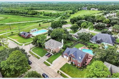 1501 W Castlewood Avenue, Friendswood, TX 77546 - Photo 5