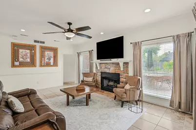 1501 W Castlewood Avenue, Friendswood, TX 77546 - Photo 11
