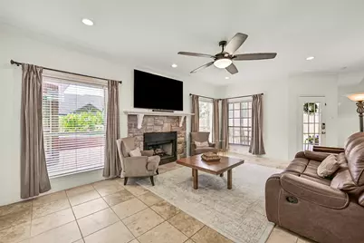 1501 W Castlewood Avenue, Friendswood, TX 77546 - Photo 9