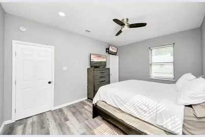 623 Medina Street, Houston, TX 77012 - Photo 29