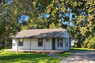 708 S Gray Ave, West Columbia, TX 77486 - Photo 1