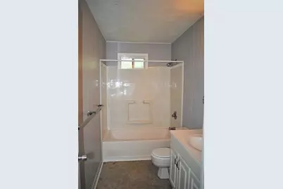 708 S Gray Avenue, West Columbia, TX 77486 - Photo 5
