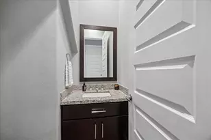 2410 Couch St, Houston, TX 77008 - Photo 17