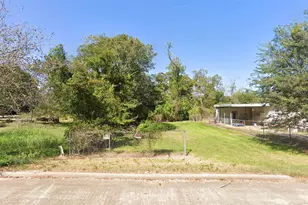 355 E Simmons Ave, Beaumont, TX 77703 - Photo 1