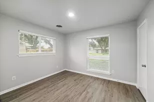 4114 Hill Oak Dr, Houston, TX 77092 - Photo 7