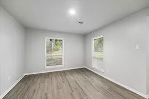 4114 Hill Oak Dr, Houston, TX 77092 - Photo 5