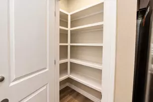 3248 Creekmont Dr, Houston, TX 77091 - Photo 9