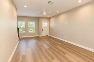 3248 Creekmont Dr, Houston, TX 77091 - Photo 5