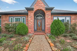 1010 Mill Valley Dr, Sugar Land, TX 77498 - Photo 5