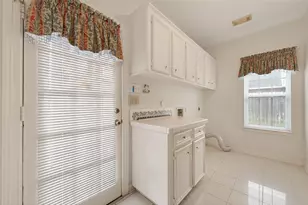 1010 Mill Valley Dr, Sugar Land, TX 77498 - Photo 27