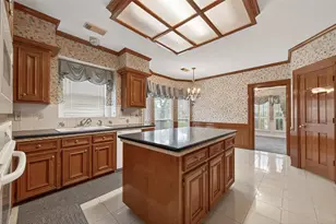 1010 Mill Valley Dr, Sugar Land, TX 77498 - Photo 25