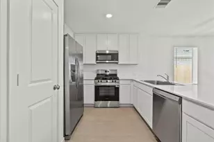 2826 Cedar Rock St, League City, TX 77573 - Photo 5