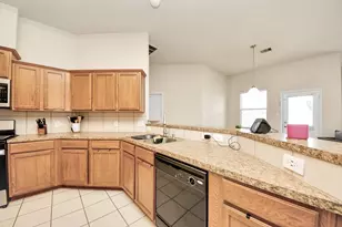 1922 Makenna Ln, Houston, TX 77049 - Photo 11