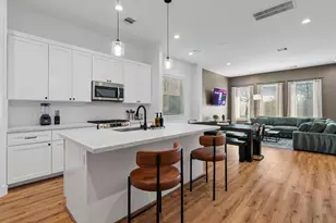 2708 Noble St, Houston, TX 77026 - Photo 9