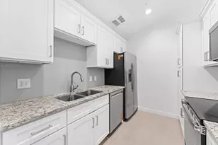 2829 Timmons Ln, Houston, TX 77027 - Photo 5