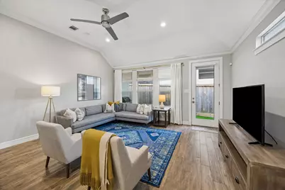 940 W 21st Street, Houston, TX 77008 - Photo 9