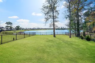 427 Shoreview Dr, Conroe, TX 77303 - Photo 3