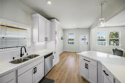 427 Shoreview Drive, Conroe, TX 77303 - Photo 11