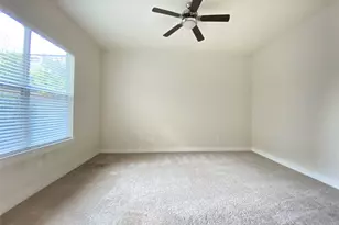 9510 S Cedarpost Square St, Houston, TX 77055 - Photo 17