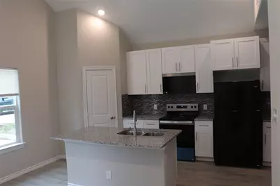 9810 Arbor Oak, Willis, TX 77318 - Photo 5