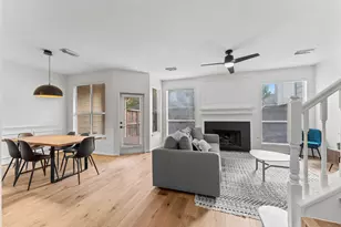 7 S Avonlea Cir, The Woodlands, TX 77382 - Photo 11