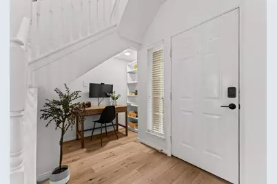 7 S Avonlea Circle, The Woodlands, TX 77382 - Photo 3