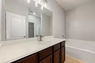 12050 Quartersawn Ln, Pinehurst, TX 77362 - Photo 13