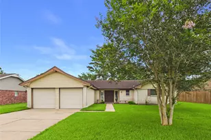 1909 Tracy Lynn Ln, Alvin, TX 77511 - Photo 1