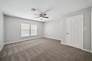 9210 Compton St, Houston, TX 77016 - Photo 7