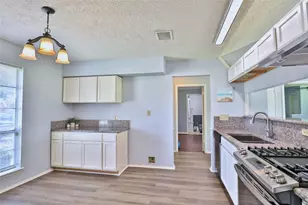 2706 S Brompton Dr, Pearland, TX 77584 - Photo 13