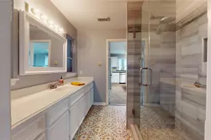 925 Bonita St, Bayou Vista, TX 77563 - Photo 5