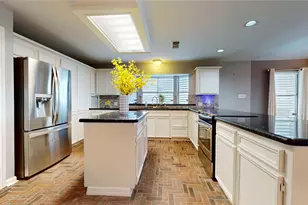 925 Bonita St, Bayou Vista, TX 77563 - Photo 21