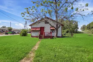 401 N William Barnett Ave, Cleveland, TX 77327 - Photo 1