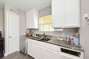 817 Church St, Crosby, TX 77532 - Photo 9