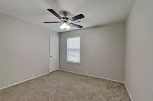 14906 Sugarhollow Dr, Sugar Land, TX 77498 - Photo 17