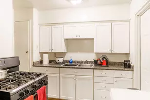 5634 Schevers St, Houston, TX 77033 - Photo 9