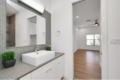 207 Pierce Street #301, Houston, TX 77002 - Photo 15