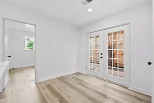 1936 Upland Dr, Houston, TX 77043 - Photo 13