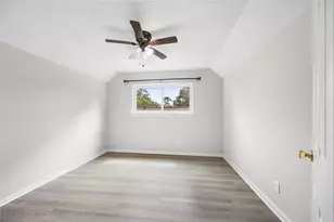 9735 Philmont Dr, Houston, TX 77080 - Photo 9