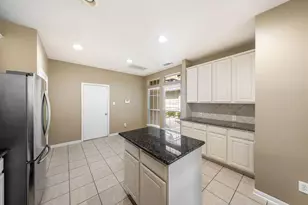 86 N Valley Oaks Cir, The Woodlands, TX 77382 - Photo 11