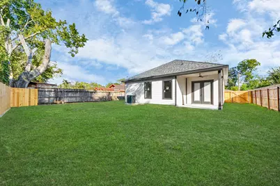 2720 Cos Street, Liberty, TX 77575 - Photo 21