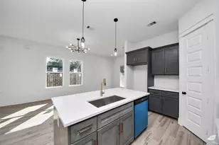 2720 Cos St, Liberty, TX 77575 - Photo 5