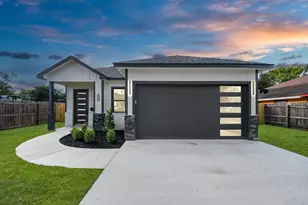 2720 Cos St, Liberty, TX 77575 - Photo 1